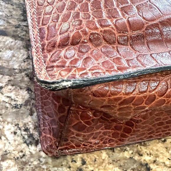 Vintage Cristian of Italy Embossed Croc Style Leather Bucket Bag - Picture 11 of 14